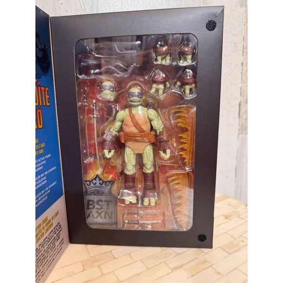 TEENAGE MUTANT NINJA TURTLES LEONARDO COMIC BOOK + ACTION FIGURE - Picture 2 of 6